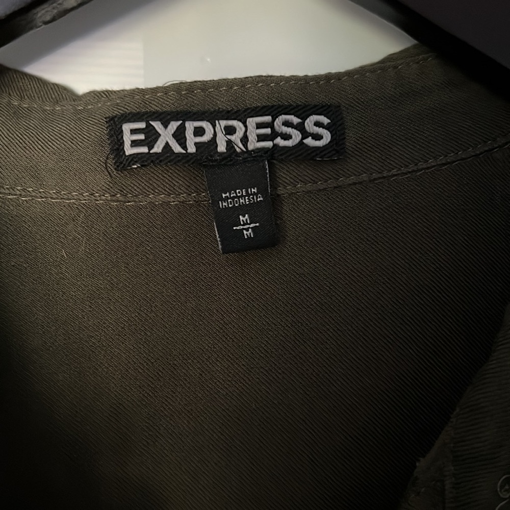 Super soft green button down - Picture 7 of 8